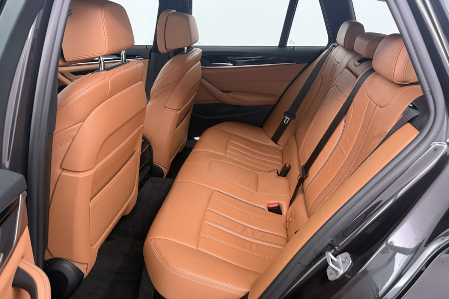 BMW 5 Serie Touring 520i Corporate Lease High Executive (PANORAMADAK, STOELVERWARMING, ELEKTR STOELEN, CAMERA)