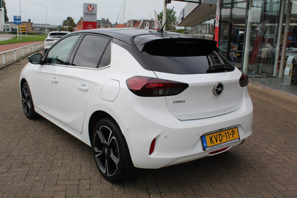 Opel Corsa 1.2 GS Line 100PK TURBO In nieuwstaat Opel Corsa ! Autm. airco, cruise cntrl, lane assist, panoramadak, verwarmde stoelen, LM wielen, camera, pdc v+a, navigatie by Apple Carplay/Android auto, metallic, LED verl. etc.