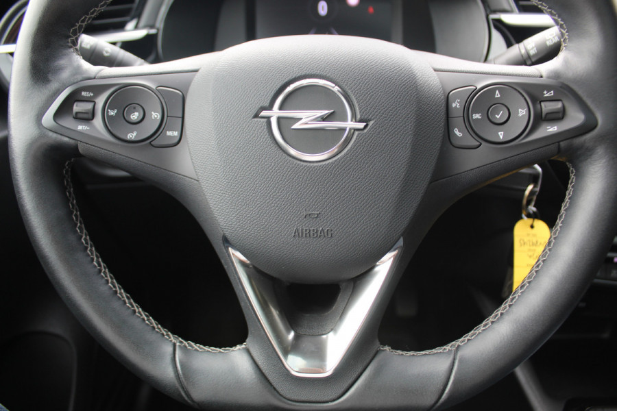 Opel Corsa 1.2 GS Line 100PK TURBO In nieuwstaat Opel Corsa ! Autm. airco, cruise cntrl, lane assist, panoramadak, verwarmde stoelen, LM wielen, camera, pdc v+a, navigatie by Apple Carplay/Android auto, metallic, LED verl. etc.