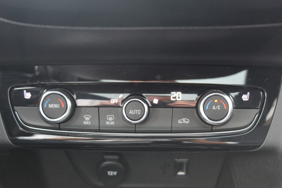 Opel Corsa 1.2 GS Line 100PK TURBO In nieuwstaat Opel Corsa ! Autm. airco, cruise cntrl, lane assist, panoramadak, verwarmde stoelen, LM wielen, camera, pdc v+a, navigatie by Apple Carplay/Android auto, metallic, LED verl. etc.