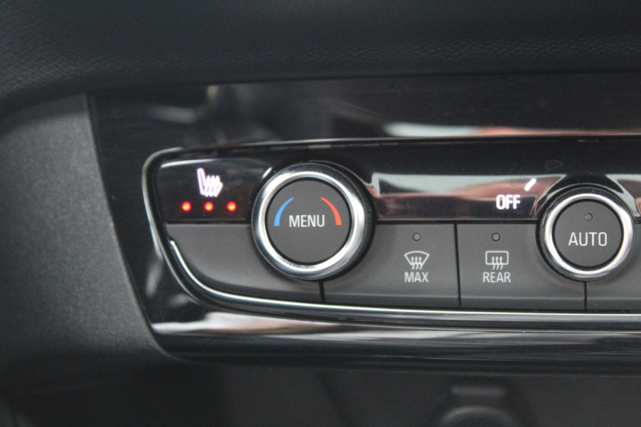 Opel Corsa 1.2 GS Line 100PK TURBO In nieuwstaat Opel Corsa ! Autm. airco, cruise cntrl, lane assist, panoramadak, verwarmde stoelen, LM wielen, camera, pdc v+a, navigatie by Apple Carplay/Android auto, metallic, LED verl. etc.