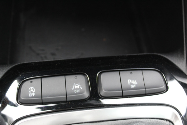 Opel Corsa 1.2 GS Line 100PK TURBO In nieuwstaat Opel Corsa ! Autm. airco, cruise cntrl, lane assist, panoramadak, verwarmde stoelen, LM wielen, camera, pdc v+a, navigatie by Apple Carplay/Android auto, metallic, LED verl. etc.