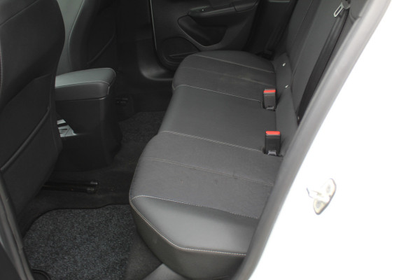 Opel Corsa 1.2 GS Line 100PK TURBO In nieuwstaat Opel Corsa ! Autm. airco, cruise cntrl, lane assist, panoramadak, verwarmde stoelen, LM wielen, camera, pdc v+a, navigatie by Apple Carplay/Android auto, metallic, LED verl. etc.