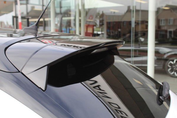 Opel Corsa 1.2 GS Line 100PK TURBO In nieuwstaat Opel Corsa ! Autm. airco, cruise cntrl, lane assist, panoramadak, verwarmde stoelen, LM wielen, camera, pdc v+a, navigatie by Apple Carplay/Android auto, metallic, LED verl. etc.