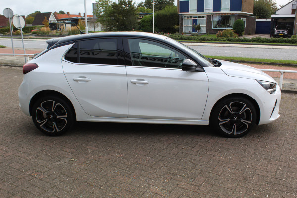 Opel Corsa 1.2 GS Line 100PK TURBO In nieuwstaat Opel Corsa ! Autm. airco, cruise cntrl, lane assist, panoramadak, verwarmde stoelen, LM wielen, camera, pdc v+a, navigatie by Apple Carplay/Android auto, metallic, LED verl. etc.