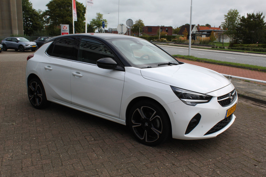 Opel Corsa 1.2 GS Line 100PK TURBO In nieuwstaat Opel Corsa ! Autm. airco, cruise cntrl, lane assist, panoramadak, verwarmde stoelen, LM wielen, camera, pdc v+a, navigatie by Apple Carplay/Android auto, metallic, LED verl. etc.