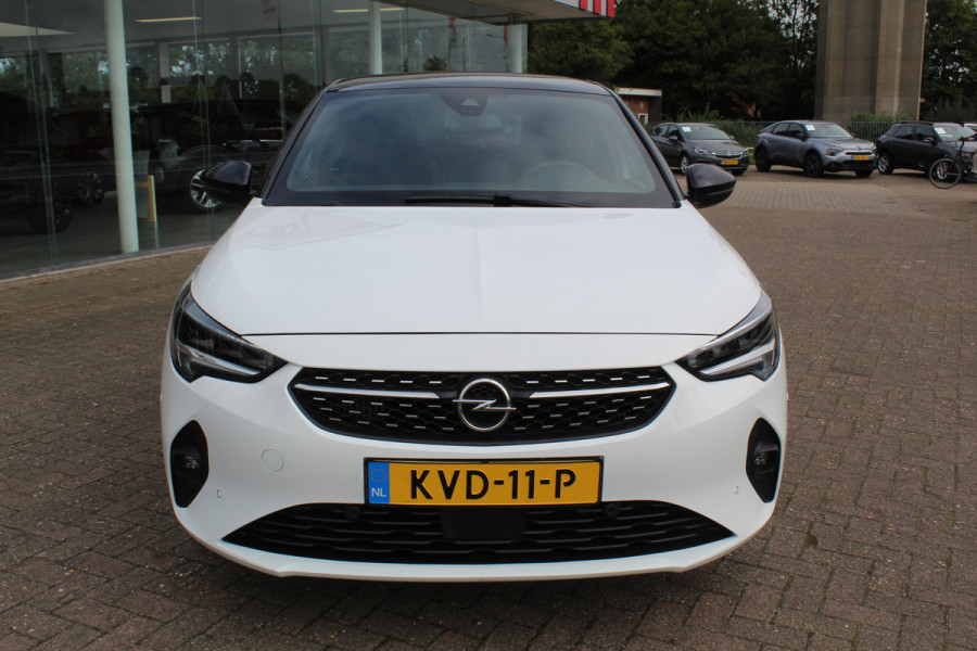 Opel Corsa 1.2 GS Line 100PK TURBO In nieuwstaat Opel Corsa ! Autm. airco, cruise cntrl, lane assist, panoramadak, verwarmde stoelen, LM wielen, camera, pdc v+a, navigatie by Apple Carplay/Android auto, metallic, LED verl. etc.