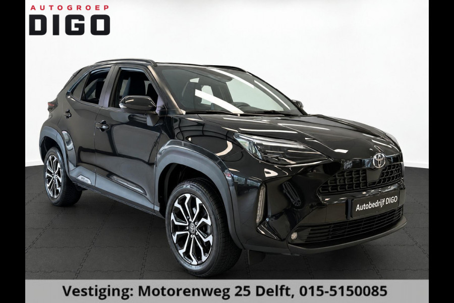 Toyota Yaris Cross 1.5 HYBRID DYNAMIC LUXURY BLACKSTYLE GARANTIE2035! NAVIGATIE . STUUR EN STOEL VERWARMING . PARKEERSENSOREN VOOR & ACHTER  .