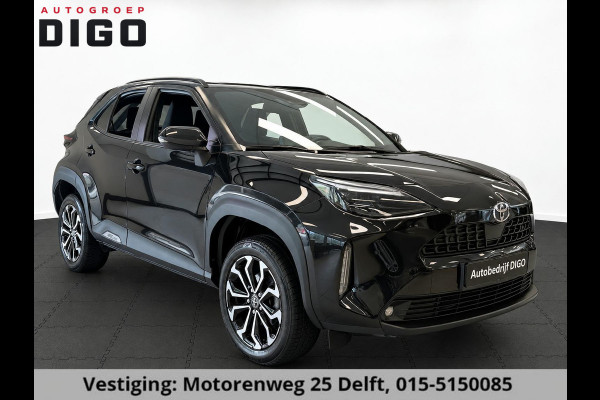 Toyota Yaris Cross 1.5 HYBRID DYNAMIC LUXURY BLACKSTYLE GARANTIE2035! NAVIGATIE . STUUR EN STOEL VERWARMING . PARKEERSENSOREN VOOR & ACHTER  .