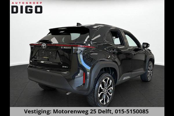 Toyota Yaris Cross 1.5 HYBRID DYNAMIC LUXURY BLACKSTYLE GARANTIE2035! NAVIGATIE . STUUR EN STOEL VERWARMING . PARKEERSENSOREN VOOR & ACHTER  .