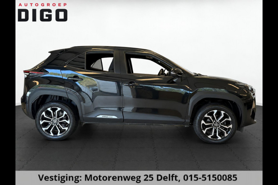 Toyota Yaris Cross 1.5 HYBRID DYNAMIC LUXURY BLACKSTYLE GARANTIE2035! NAVIGATIE . STUUR EN STOEL VERWARMING . PARKEERSENSOREN VOOR & ACHTER  .