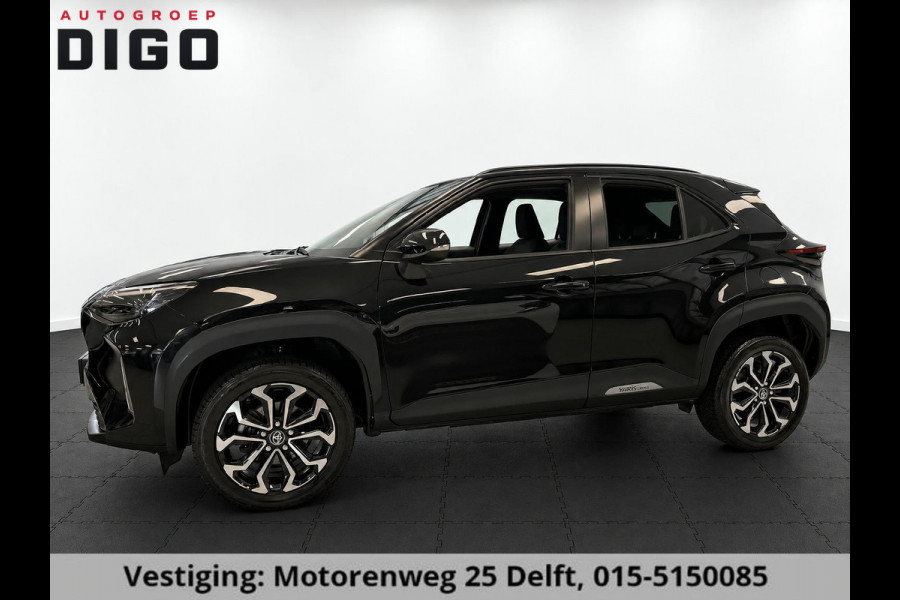 Toyota Yaris Cross 1.5 HYBRID DYNAMIC LUXURY BLACKSTYLE GARANTIE2035! NAVIGATIE . STUUR EN STOEL VERWARMING . PARKEERSENSOREN VOOR & ACHTER  .