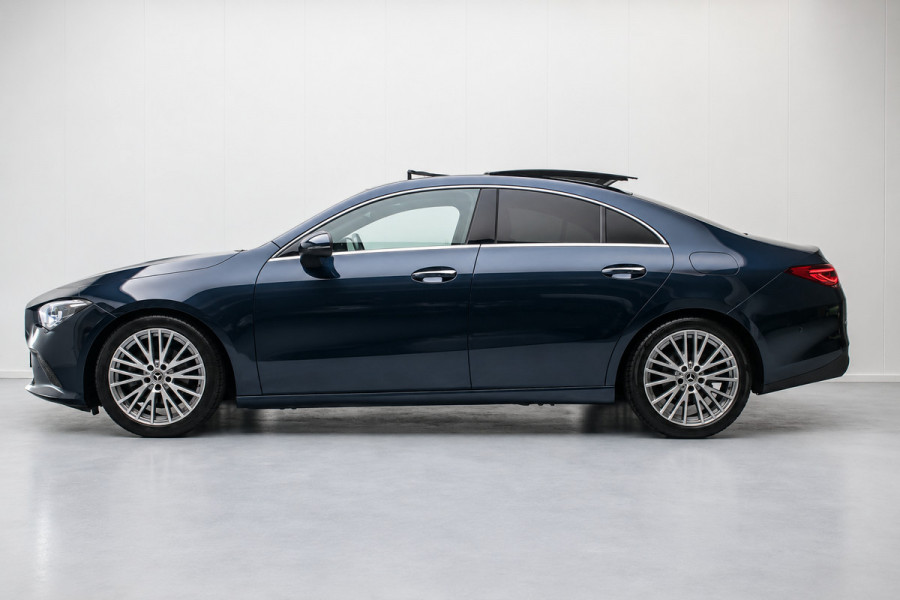 Mercedes-Benz CLA-Klasse 180 Business Solution Luxury NL-auto [ Panoramadak Sfeerverlichting Memory Carplay Camera Leder ]