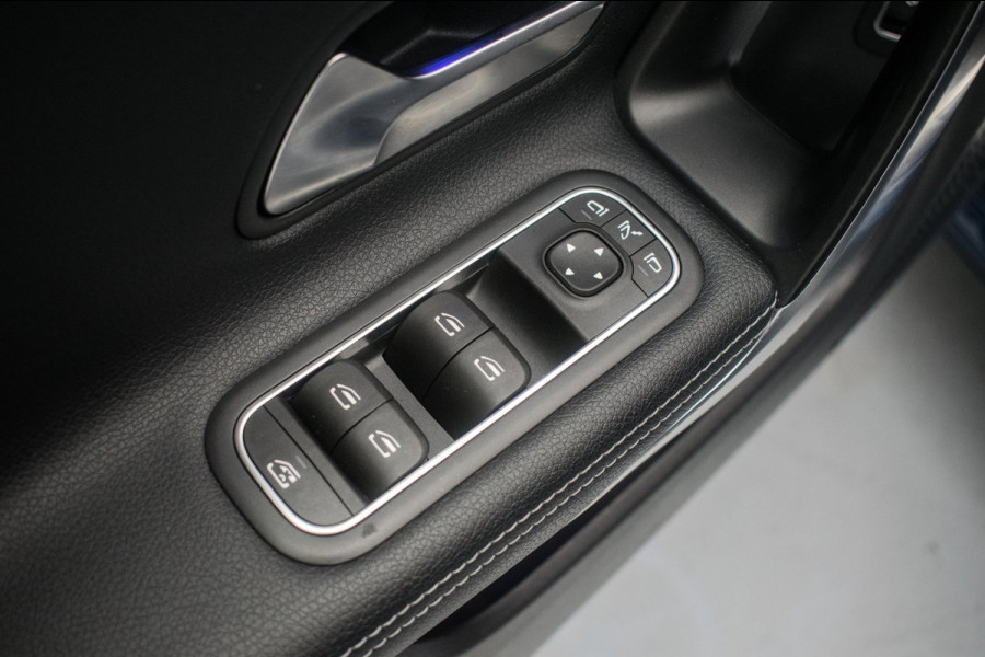 Mercedes-Benz CLA-Klasse 180 Business Solution Luxury NL-auto [ Panoramadak Sfeerverlichting Memory Carplay Camera Leder ]