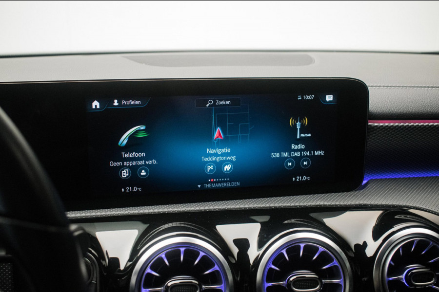 Mercedes-Benz CLA-Klasse 180 Business Solution Luxury NL-auto [ Panoramadak Sfeerverlichting Memory Carplay Camera Leder ]