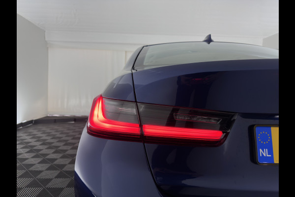 BMW 3-serie 320d High Executive Edition *LEATHER | FULL-LED | HEATED-COMFORTSEATS | DIGI-COCKPIT | NAVI-FULLMAP | AMBIENT-LIGHT | ECC | PDC | CRUISE | 17''ALU*