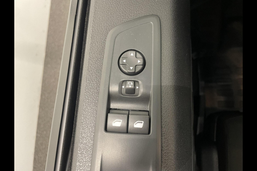 Peugeot Expert 2.0 BlueHDI 180pk Automaat Dubbele Cabine Navigatie Airco Climate Control Parkeer sensoren Trekhaak