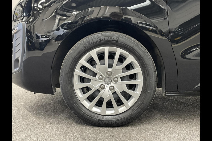 Peugeot Expert 2.0 BlueHDI 180pk Automaat Dubbele Cabine Navigatie Airco Climate Control Parkeer sensoren Trekhaak