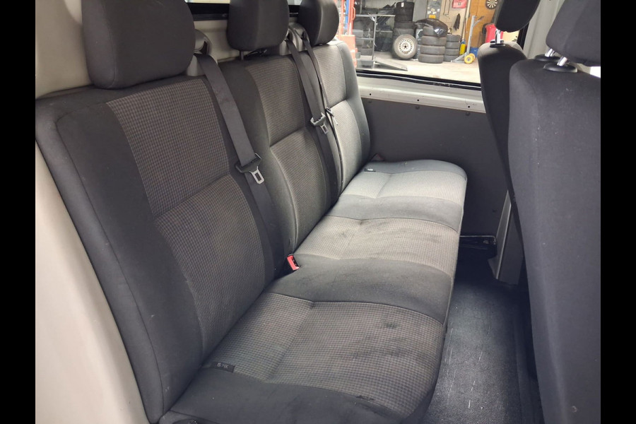 Volkswagen Transporter 2.0 TDI L1H1 26 DC - N.A.P. Airco, Cruise, Navi, Carplay, Trekhaak.