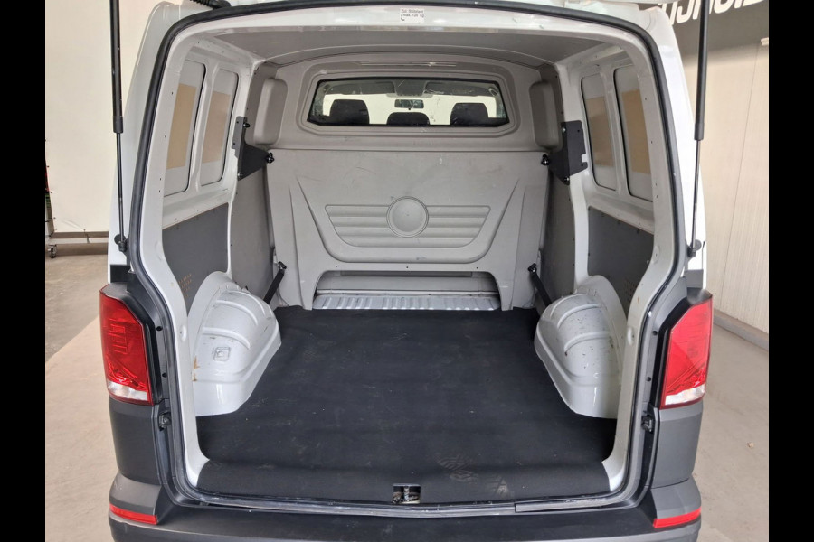 Volkswagen Transporter 2.0 TDI L1H1 26 DC - N.A.P. Airco, Cruise, Navi, Carplay, Trekhaak.