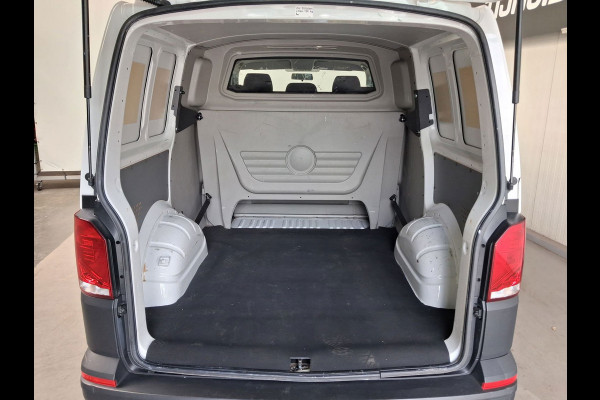 Volkswagen Transporter 2.0 TDI L1H1 26 DC - N.A.P. Airco, Cruise, Navi, Carplay, Trekhaak.