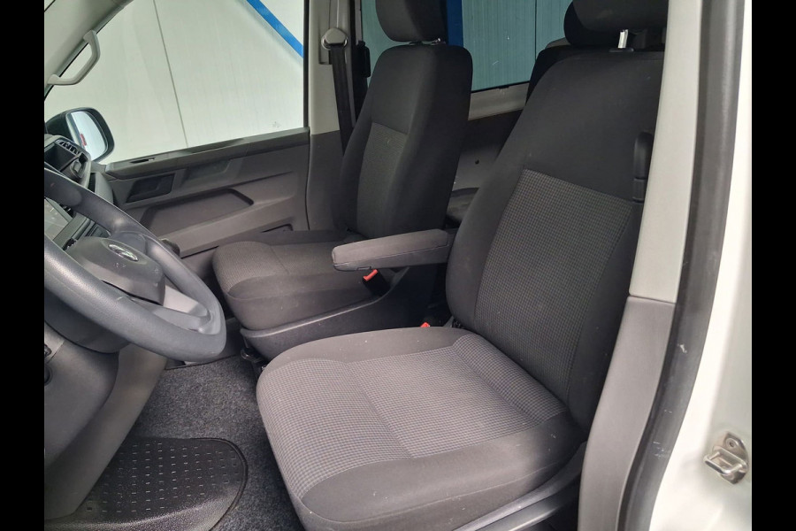 Volkswagen Transporter 2.0 TDI L1H1 26 DC - N.A.P. Airco, Cruise, Navi, Carplay, Trekhaak.