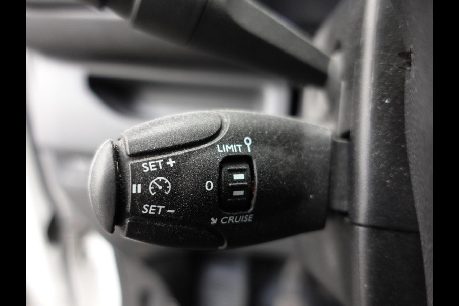 Opel Vivaro Combi 1.5 CDTI L2H1 9persoons PERSONENBUS Prijs incl. BTW/BPM Cruise Control  Parkeersensoren Achter  Bluetooth Airco Voor en Achter  Schuifdeur Rechts en Links