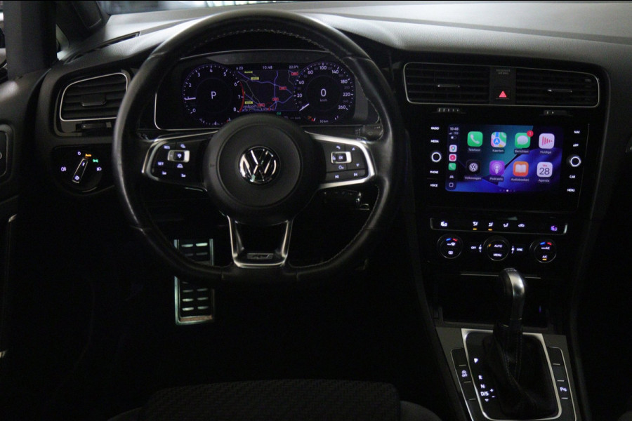 Volkswagen Golf 1.5 TSI Highline Business R Pano/Carplay/Cam/Navi/Vol