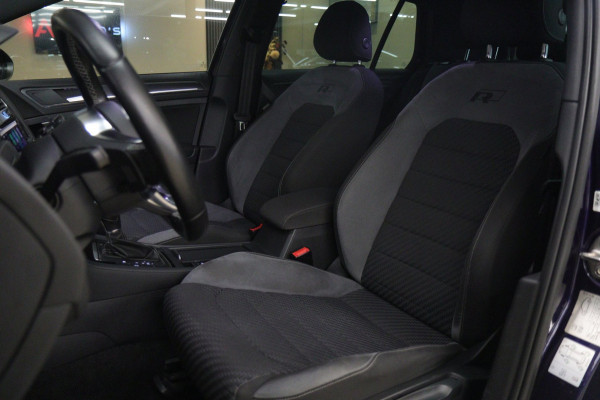 Volkswagen Golf 1.5 TSI Highline Business R Pano/Carplay/Cam/Navi/Vol