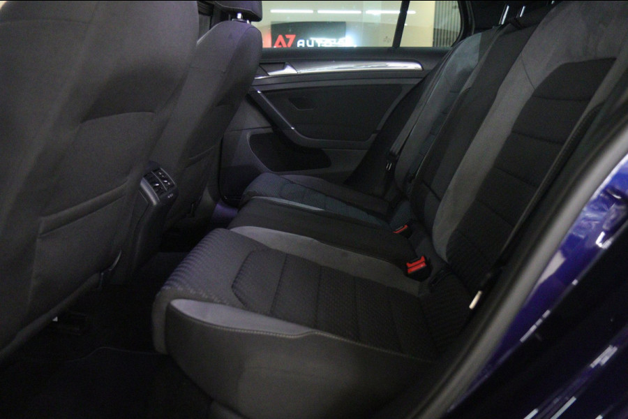 Volkswagen Golf 1.5 TSI Highline Business R Pano/Carplay/Cam/Navi/Vol
