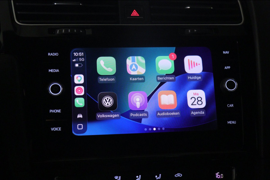 Volkswagen Golf 1.5 TSI Highline Business R Pano/Carplay/Cam/Navi/Vol