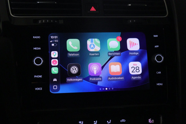 Volkswagen Golf 1.5 TSI Highline Business R Pano/Carplay/Cam/Navi/Vol
