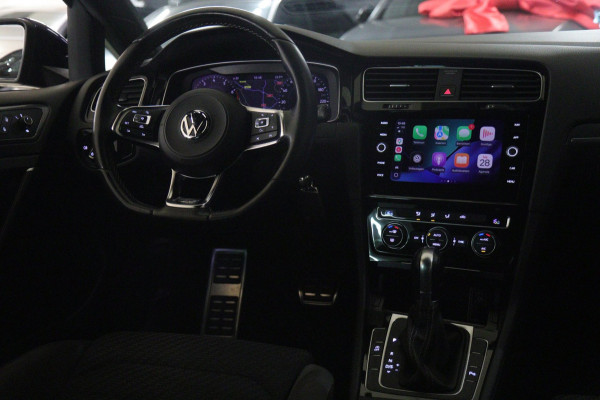 Volkswagen Golf 1.5 TSI Highline Business R Pano/Carplay/Cam/Navi/Vol
