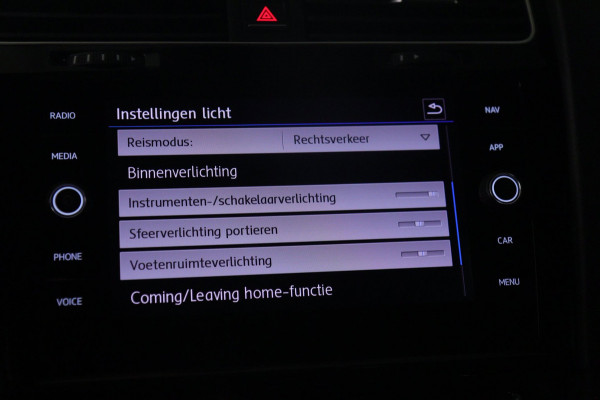 Volkswagen Golf 1.5 TSI Highline Business R Pano/Carplay/Cam/Navi/Vol