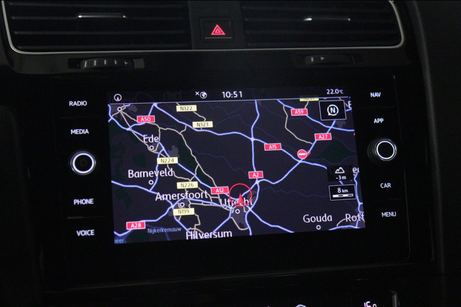 Volkswagen Golf 1.5 TSI Highline Business R Pano/Carplay/Cam/Navi/Vol