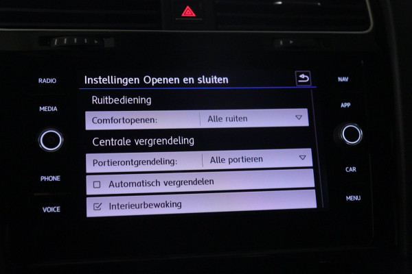 Volkswagen Golf 1.5 TSI Highline Business R Pano/Carplay/Cam/Navi/Vol