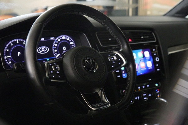 Volkswagen Golf 1.5 TSI Highline Business R Pano/Carplay/Cam/Navi/Vol