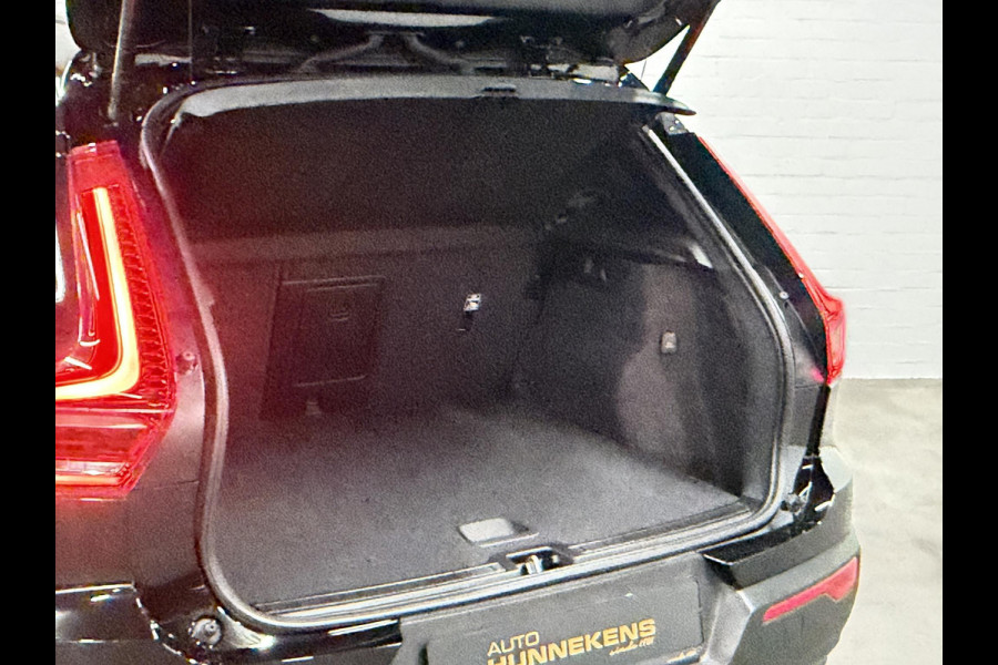 Volvo XC40 1.5 T5 Recharge R-Design Open dak | Stuur-/stoelverwarming | Harman/Kardon | Cruise-/climate control | Achteruitrij camera | Carplay