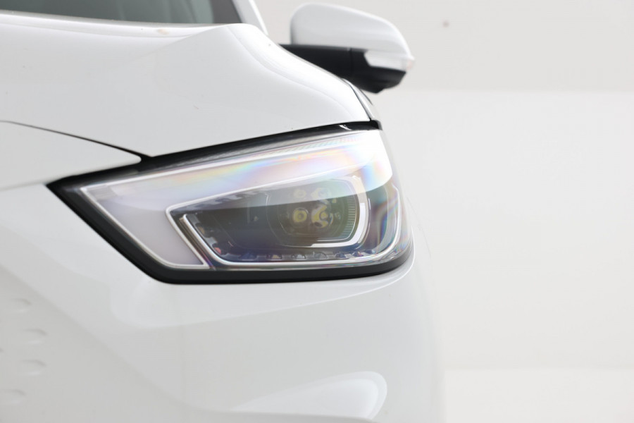 MG Mg zs ev EV Long Range Luxury 70 kWh Panorama, 360 camera, Apple carplay!