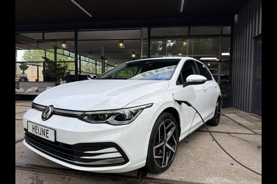 Volkswagen Golf 204PK 1.4TSI HYBRID DSG STYLE NAVI/CARPLAY/STOELVERWARMING