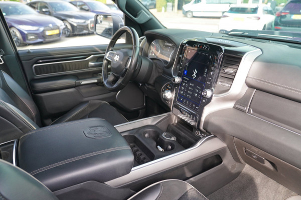 Dodge Ram 1500 5.7 V8 4x4 Crew Cab Longhorn Laramie | Stoelkoeling/verwarming | Panorama | Luchtvering | 360cam | Treeplank | LPG
