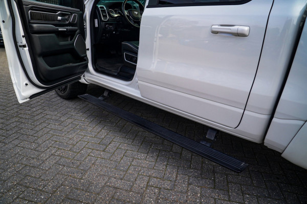 Dodge Ram 1500 5.7 V8 4x4 Crew Cab Longhorn Laramie | Stoelkoeling/verwarming | Panorama | Luchtvering | 360cam | Treeplank | LPG