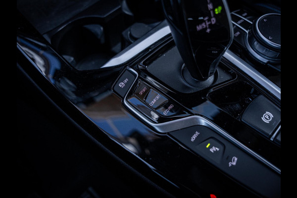 BMW X3 xDrive30e High Executive - M-Sport l Pano l Carplay l Trekhaak