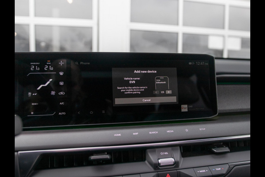 Kia EV9 GT-Line AWD 99.8 kWh | Actieprijs* | Navi. | Clima. | Dodehoekcamera | Intelligente Parkeerassistentie | Massagefunctie | GT-Line Vegan Lederen Stoelbekleding | Premium Sound System | Zonnedak met Schuif-/Kantelfunctie
