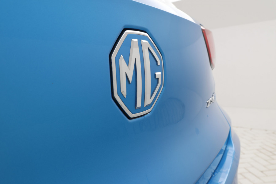 MG Mg zs ev EV Long Range Luxury 70 kWh Panorama, 360 camera, Apple carplay!