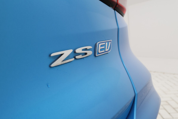 MG Mg zs ev EV Long Range Luxury 70 kWh Panorama, 360 camera, Apple carplay!