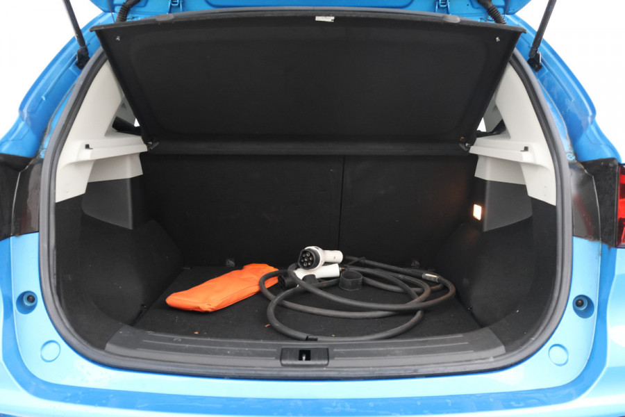 MG Mg zs ev EV Long Range Luxury 70 kWh Panorama, 360 camera, Apple carplay!