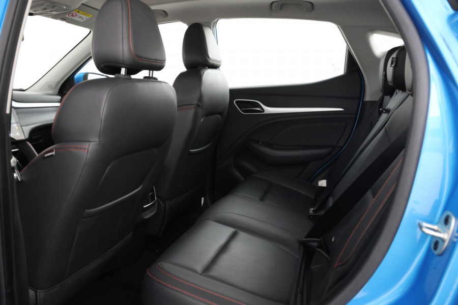 MG Mg zs ev EV Long Range Luxury 70 kWh Panorama, 360 camera, Apple carplay!