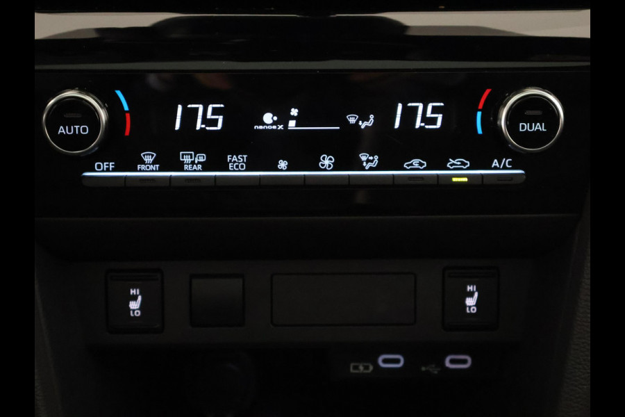 Toyota Yaris Cross 1.5 Hybrid 130 Launch Edition | Stuur- & Stoelverwarming | Panoramadak | Dodehoek detectie | Parkeersensoren | Navigatie | Elektrische kofferbak | HUD |