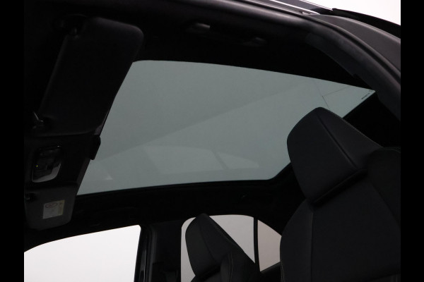 Toyota Yaris Cross 1.5 Hybrid 130 Launch Edition | Stuur- & Stoelverwarming | Panoramadak | Dodehoek detectie | Parkeersensoren | Navigatie | Elektrische kofferbak | HUD |